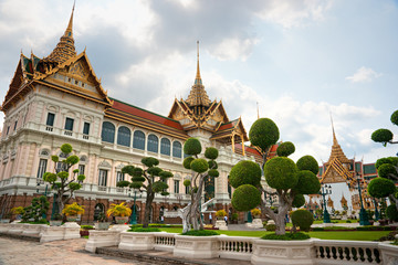 Fototapeta premium Wat Phra Kaeo Temple at night, bangkok, Thailand..