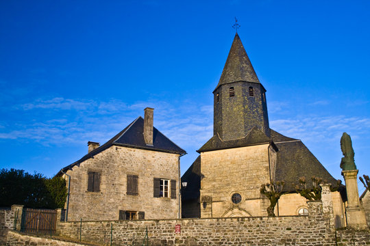 Treignac (19) - Eglise Notre Dame des Bans