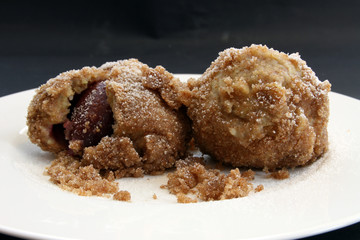 Vollwert-Zwetschkenknödel