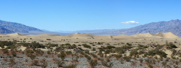 panoramique du désert et des dunes de death valley