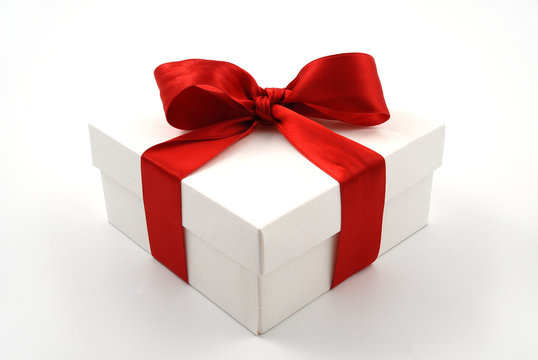 REGALO CON FIOCCO ROSSO
