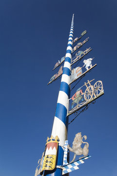 Bayrischer Maibaum