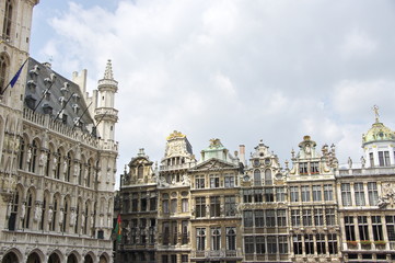 Fototapeta na wymiar Bruksela, Grand Place, Pałacu biały kamień