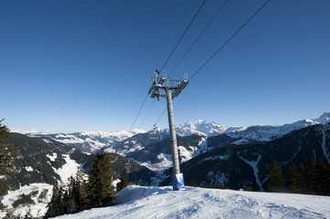 Télésiège en montagne, Arêches, France