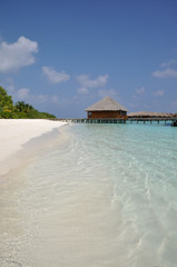 Les Maldives, bungalow sur le lagon.
