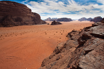 Fototapeta na wymiar Dolina w Wadi Rum, Jordan.