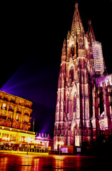 Kölner Dom beleuchtet