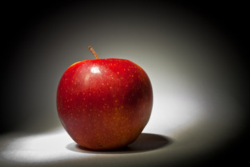 red apple