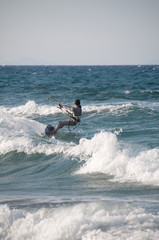 onde con surfista surfer on wave