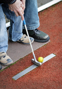Vater und Sohn Minigolf