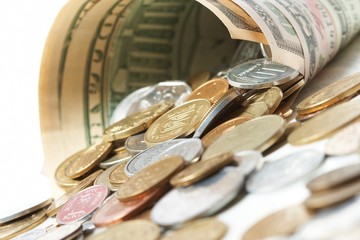 horn from dollar denominations with fine coins