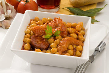 Spanish cuisine. Callos con garbanzos a la madrilena. Stewed tri