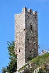 Fototapeta na wymiar Torre Colonna. Serrone, Frosinone, Włochy