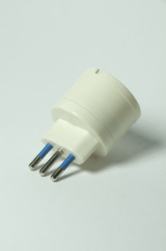 presa elettrica adattatore bianco