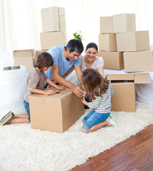 Animated family packing boxes