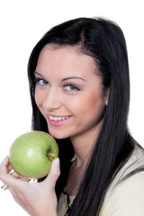 Frau mit Apfel, Obst und Vitaminen bei Diät