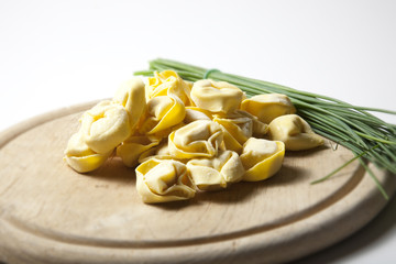 TORTELLONI AL PROSCIUTTO CRUDO