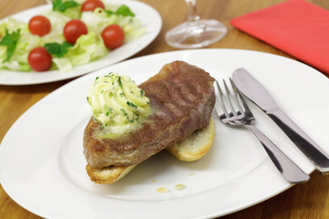 Rumpsteak mit Kräuterbutter