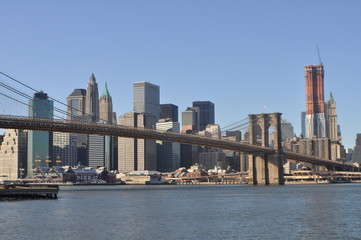 Naklejka premium Manhattan Skyline and Brooklyn Bridge