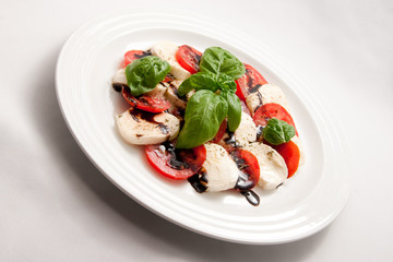 Mozarella & Tomate