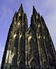 Kölner Dom - Westfassade mit Türmen