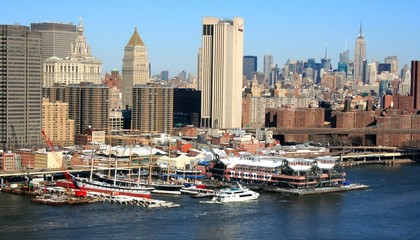 Fototapeta na wymiar South Street Seaport aus der Luft