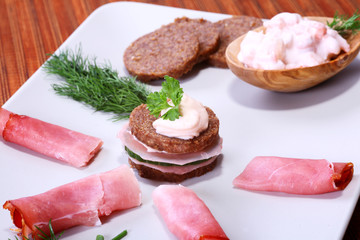 Vollkornbrot mit Schinken