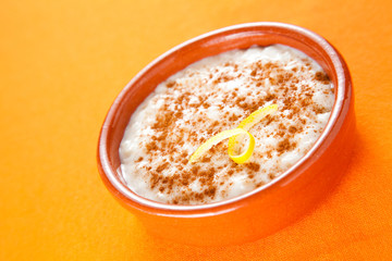 tasty cinnamon rice pudding dessert