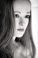 Wide open aperature portrait of beautiful brunette