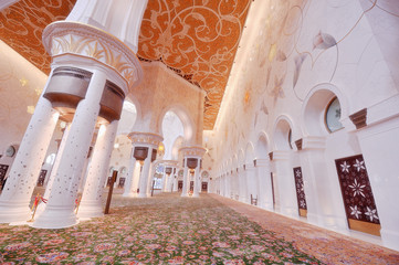 Interior of Sheikh Zayed Mosque in Abu Dhabi 05
