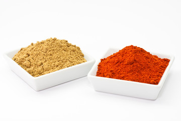 Chilipulver und Korianderpulver, chili powder and coriander powd