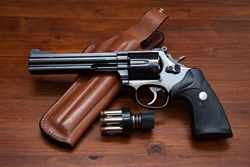 Revolver, Holster und Patronenhalter