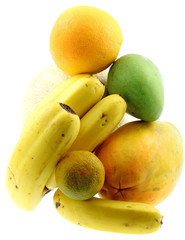 fruits exotiques: melon, papaye, banane, mangue, fond blanc