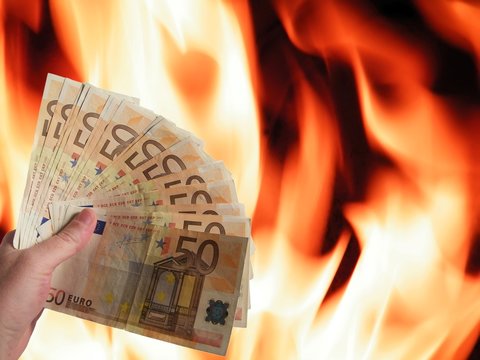 Banknotes fire