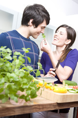 p&auml;rchen schneidet gem&uuml;se