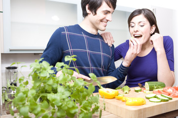 p&auml;rchen schneidet gem&uuml;se