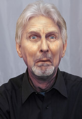 Weinender alter Mann