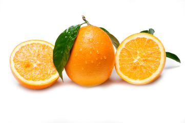 arance su sfondo bianco