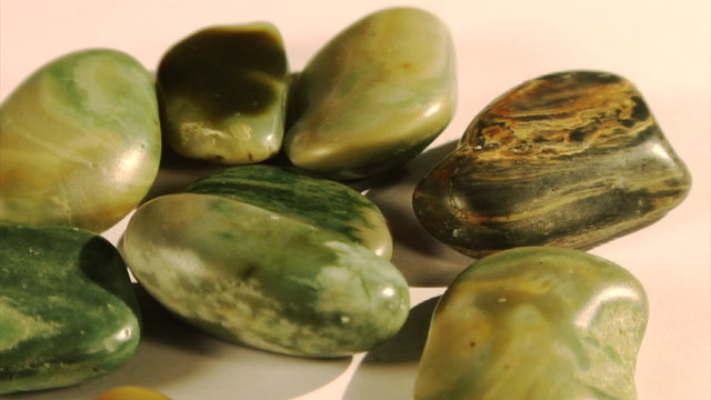 chalcedony (agate) with layers of peach loop