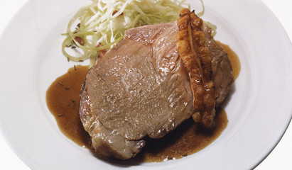 Schweinsbraten mit Krautsalat