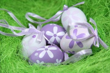 lilafarbene Ostereier