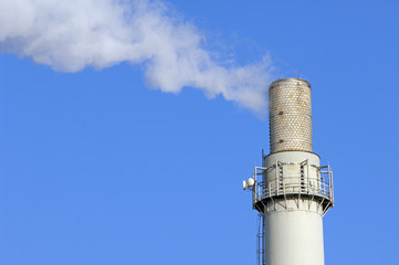 Dampfender,rauchender Schornstein