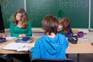 schüler in der schulklasse