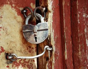 Old grunge door lock