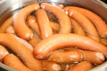 Topf mit Würstchen