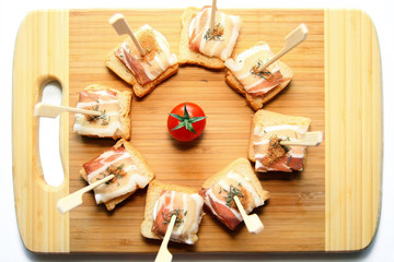 Servi sur plateau...