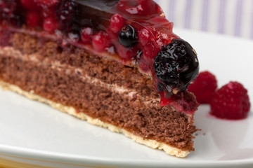torte mit Beeren(Waldfrüchte)