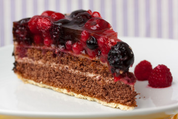 torte mit Beeren(Waldfrüchte)