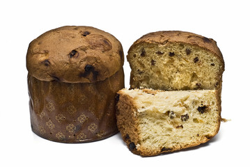 Panetone entero y cortado.