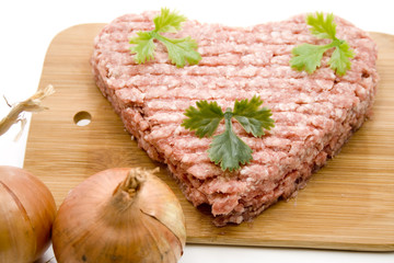 Hackfleisch Herz mit Zwiebel